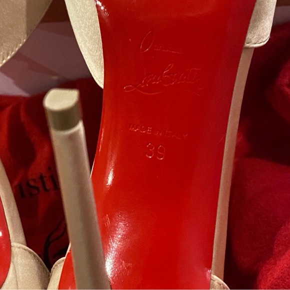 *RARE* Krystal Cross 100mm Nude Louboutins - Picture 3 of 4